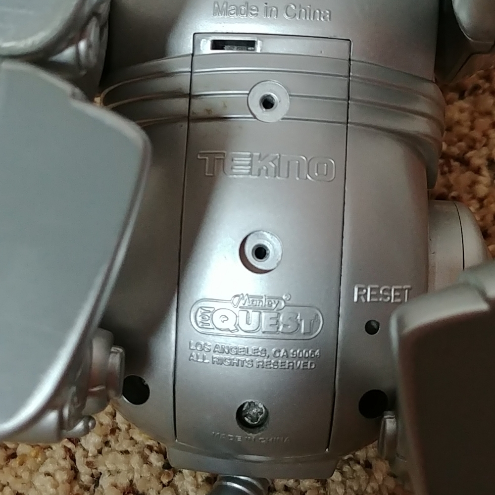 Tekno the Robot Puppy - Picture 8 of 8